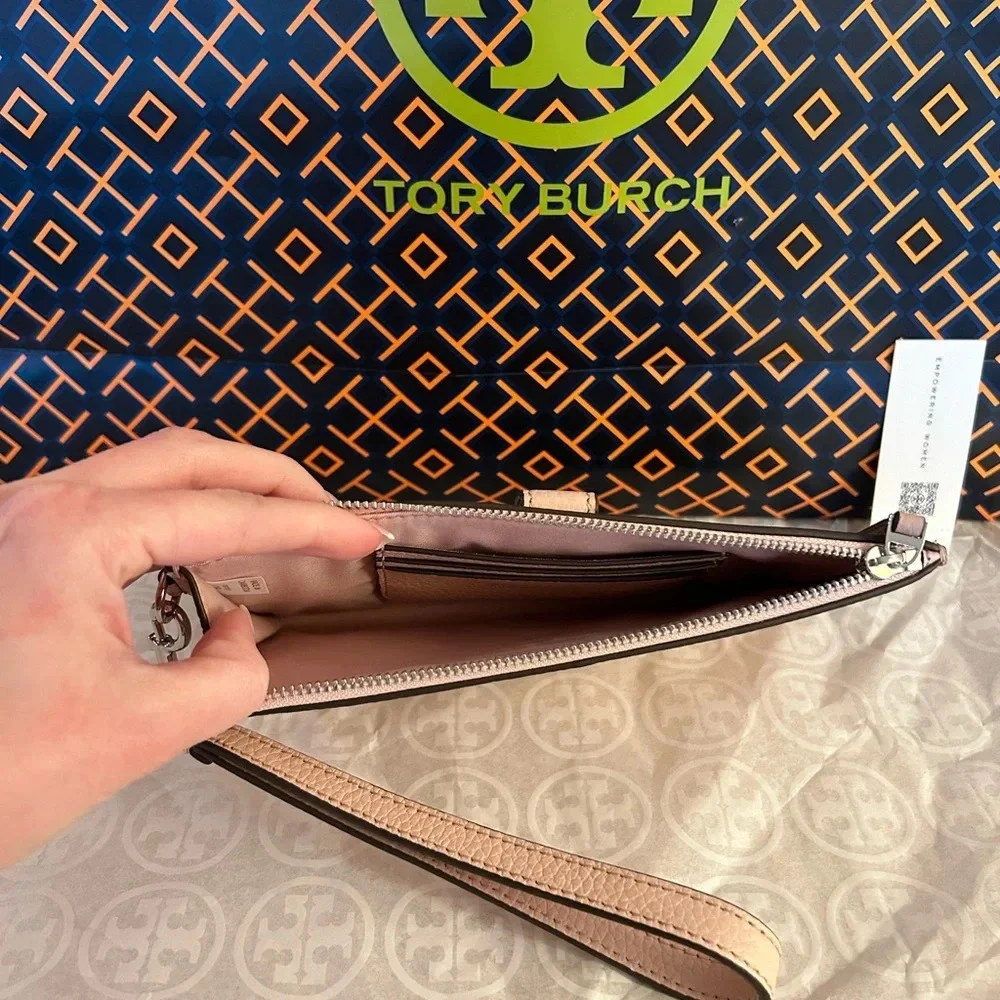 Tory Burch Chelsea Wristlet Bag Shell Pink